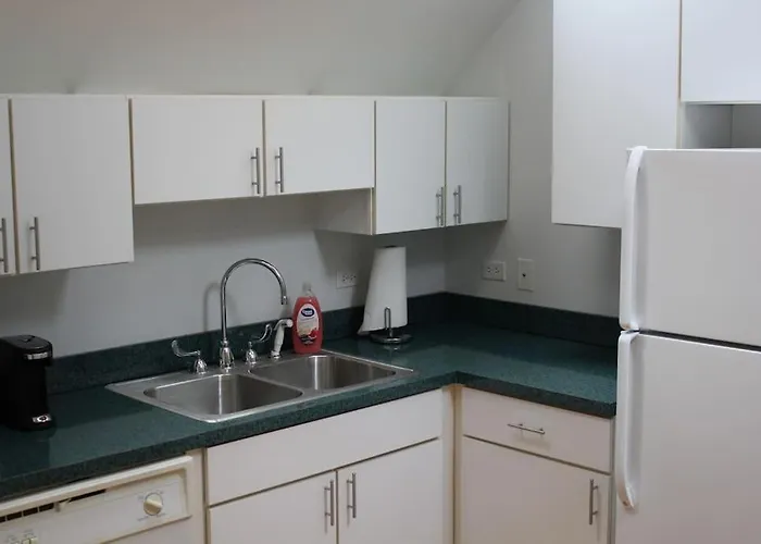 Lincoln Park Living - 3 Queen Beds - Sleeps 6 * Chicago